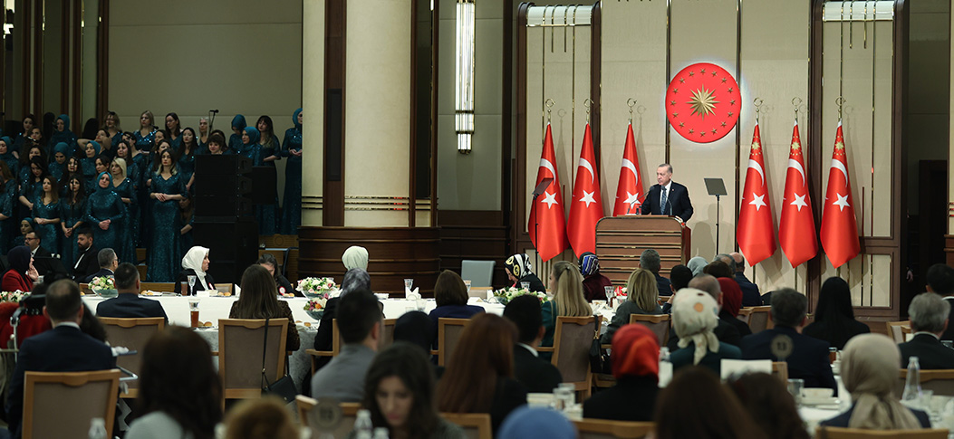 Cumhurbaşkanı Erdoğan, Öğretmenler Günü dolayısıyla 81 ilden gelen öğretmenlerle bir araya geldi